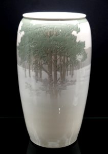 Vase with forest landscape, designed by Theo Schmuz-Baudiss, KPM Berlin, 1914, porcelain- Bröhan Museum, Berlin - DSC04151