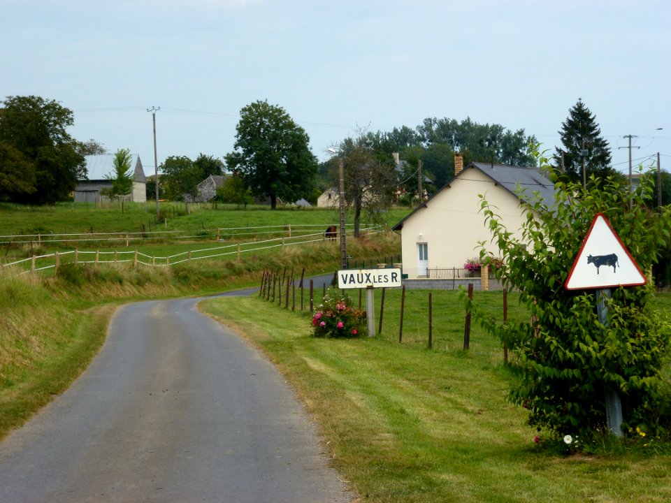 Vaux-lès-Rubigny (Ardennes) city limit sign