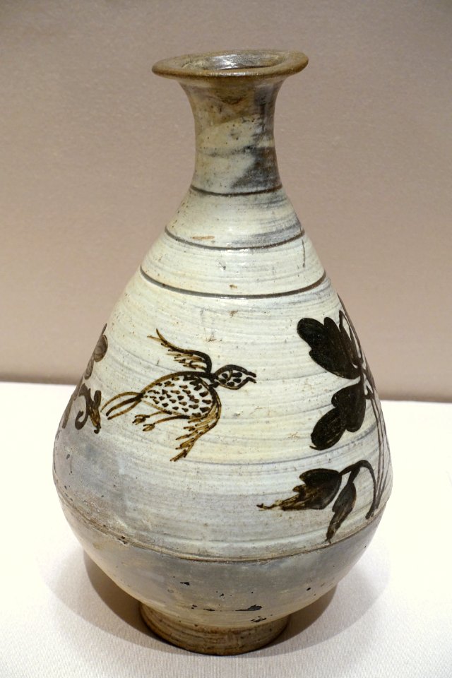 Vase with flower and bird design, Buncheong ware, Korea, Joseon dynasty, 1400s-1500s AD, ceramic with underglaze iron - Tokyo National Museum - Tokyo, Japan - DSC08187