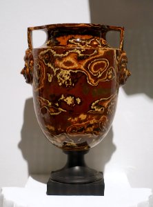 Vase with handles terminating in female masks, 1770-1775, Queen's ware, solid agate body of different-colored clays - Wedgwood Museum - Barlaston, Stoke-on-Trent, England - DSC09666