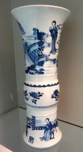 Vase with Female Immortal, late 1600s, Jingdezhen, hard-paste porcelain with underglaze cobalt - Gardiner Museum, Toronto - DSC00715