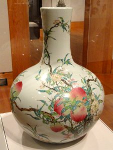 Vase with Decoration of Blossoming and Fruiting Beach Branches, 1736-1795, Qianlong period, Qing dynasty, kilns of Jingdezhen, Jiangxi, China, porcelain with overglaze enamels - Sackler Museum - DSC02584