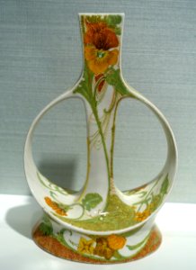 Vase with handles, by J. Jurriaan Kok (form) & W. P. Hartgring (decoration), Haagsche Plateelbakkerij, Rozenburg, Den Haag, 1903, porcelain - Hessisches Landesmuseum Darmstadt - Darmstadt, Germany - DSC00803