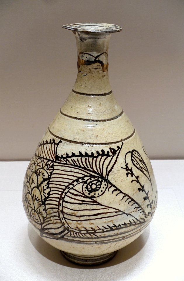 Vase with fish design, Buncheong ware, attributed to Hakbong-ri, Gongju, Chungcheongnam-do, Korea, Joseon dynasty, 1400s-1500s AD, ceramic, underglaze iron - Tokyo National Museum - Tokyo, Japan - DSC08191