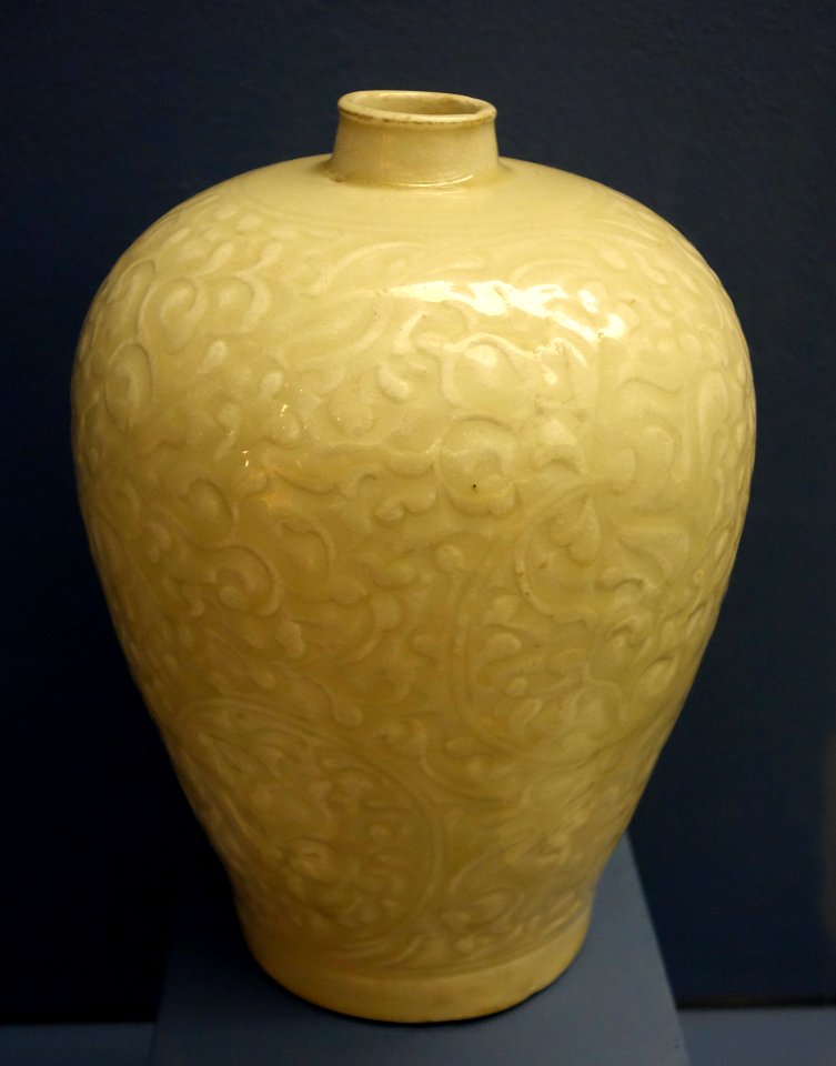 Vase with peony blossom pattern, China, Yuan dynasty, 1279-1386 AD, ceramic - Fitchburg Art Museum - DSC08753
