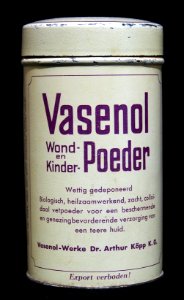 Vasenol wond en kinder-poeder blikje, foto2