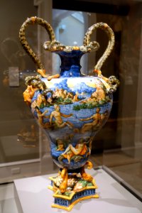 Vase with scene of Neptune and Amphitrite, Fontana family workshop, Italy, Urbino, c. 1560-1575, maiolica - Wadsworth Atheneum - Hartford, CT - DSC05036