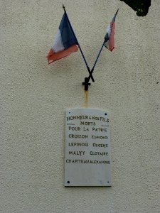 Vaux-lès-Rubigny (Ardennes) plaque monument aux morts
