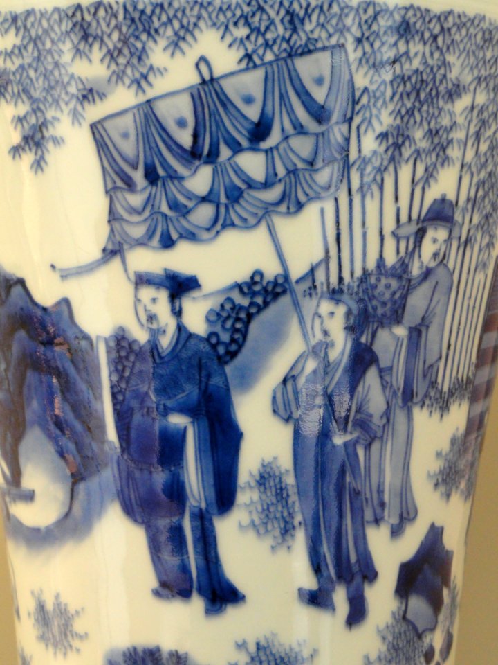Vase with Scholars in a Garden, detail, mid 1600s, Jingdezhen, hard-paste porcelain with underglaze cobalt - Gardiner Museum, Toronto - DSC00731