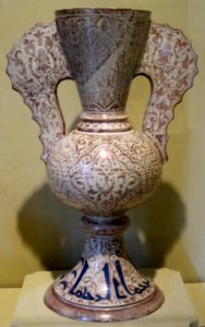 Vase with scalloped handles, Spain, 14th century, glazed stone-paste, underglaze-painted, overglaze-painted luster, HAA photo