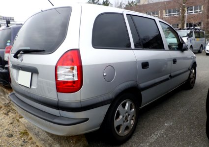 Vauxhall Zafira A rear