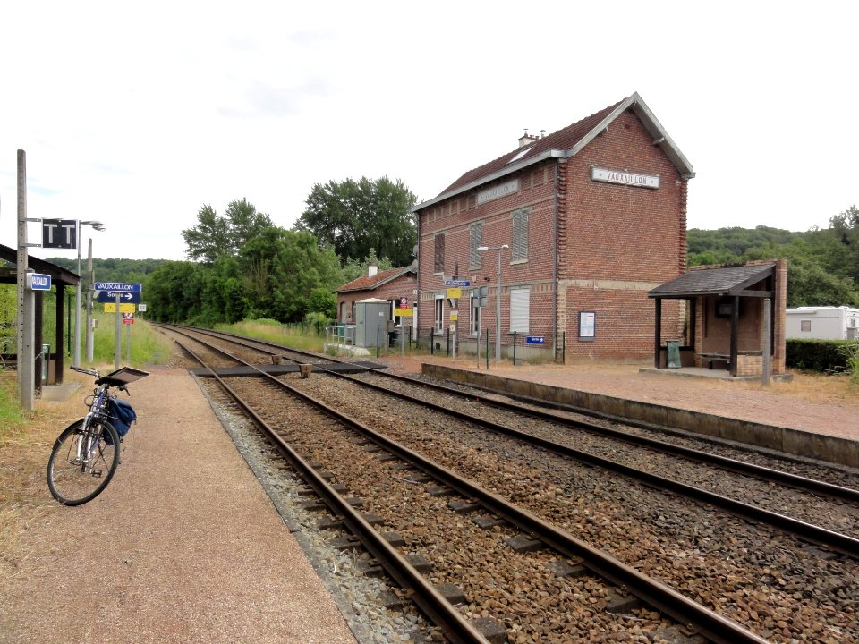 Vauxaillon (Aisne) la gare (02)