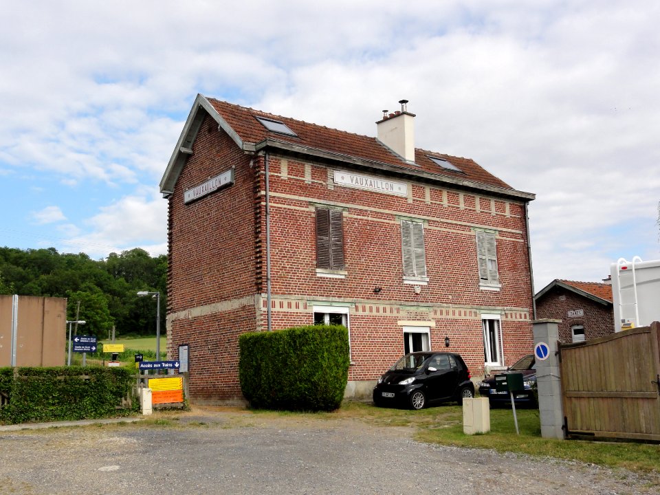 Vauxaillon (Aisne) la gare (01)