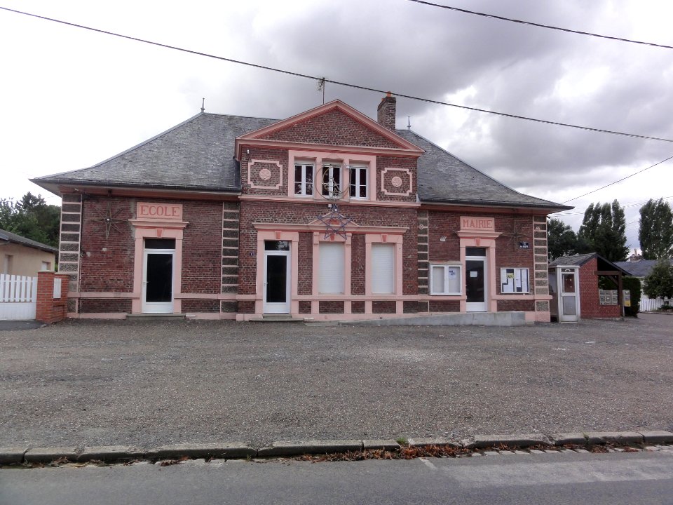 Vaux-en-Vermandois (Aisne) mairie-école
