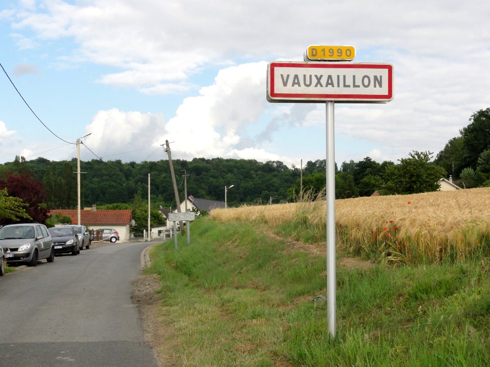 Vauxaillon (Aisne) city limit sign
