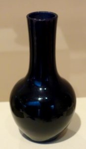 Vase, China, Ming Dynasty, 1368-1644, porcelain - Chazen Museum of Art - DSC01667