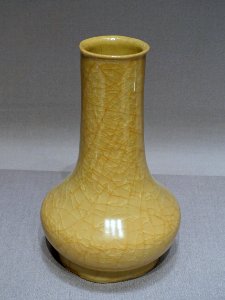 Vase, Guan ware, China, Southern Song dynasty, 1100s-1200s AD, ceramic, Beishoku celadon glaze - Tokyo National Museum - Tokyo, Japan - DSC08372