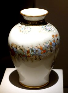 Vase, Japan (Kyoto), Kinkozan workshop, 1870s-1920s, earthenware with overglaze and gold - Chazen Museum of Art - DSC02422