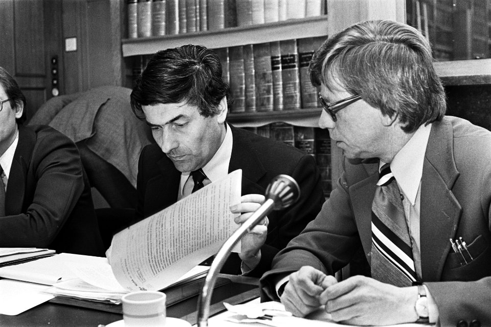 Vaste Kamercommissie van Economische Zaken praat met minister Lubbers over Tealt, Bestanddeelnr 928-9746