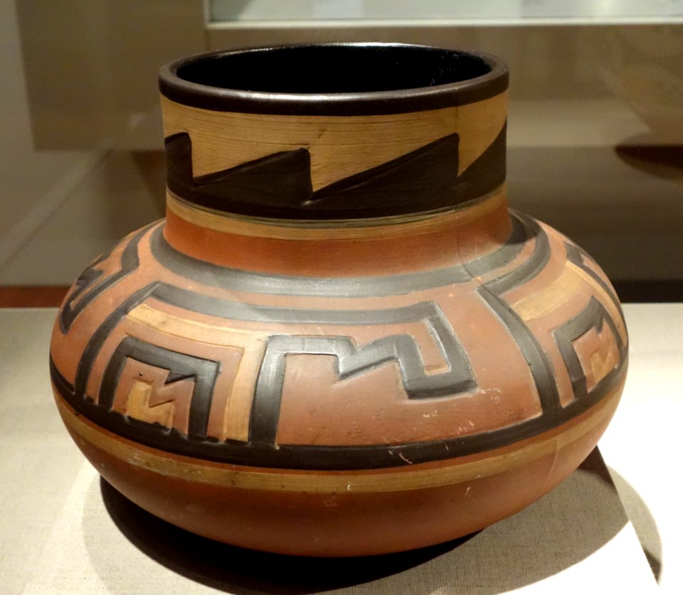 Vase, Clifton Art Pottery, Newark, New Jersey, c. 1910, glazed earthenware - De Young Museum - DSC00769