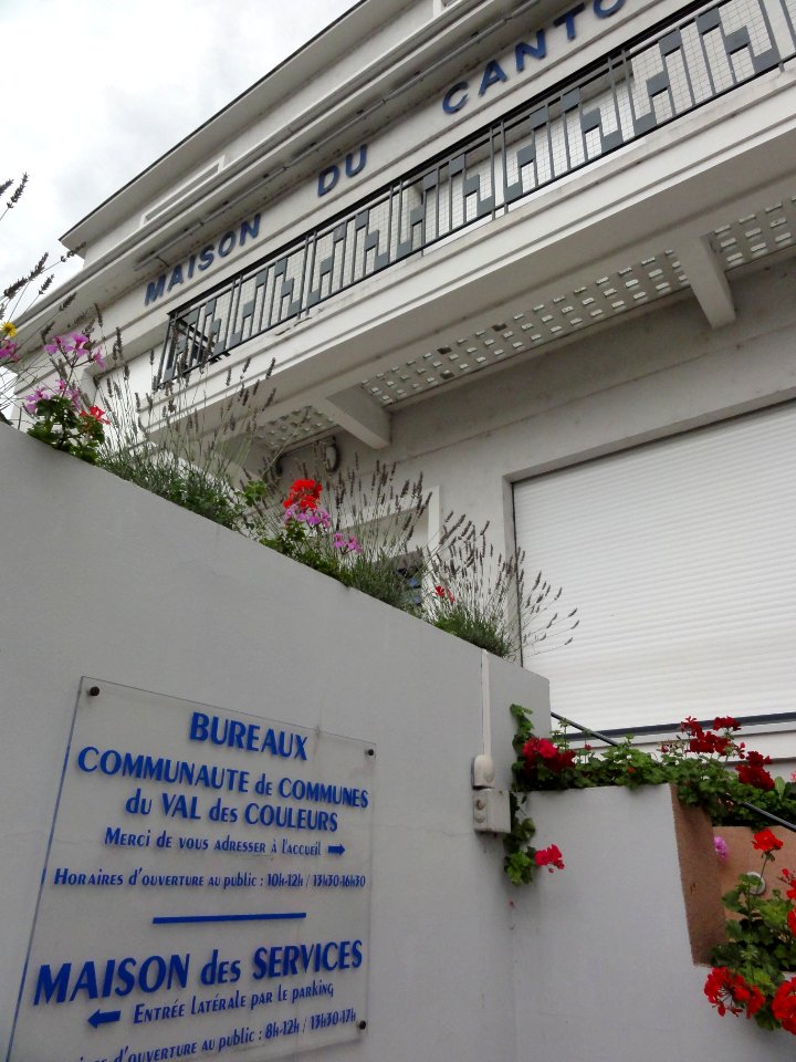 Vaucouleurs (Meuse) maison du canton, bureaux cdc Val des Couleurs (01)