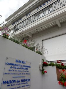 Vaucouleurs (Meuse) maison du canton, bureaux cdc Val des Couleurs (01)
