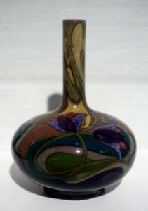 Vase with bellflowers, Plateelbakkerij Zuid-Holland, Gouda, c. 1900, ceramic - Hessisches Landesmuseum Darmstadt - Darmstadt, Germany - DSC00766