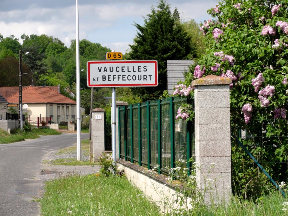 Vaucelles-et-Beffecourt (Aisne) city limit sign