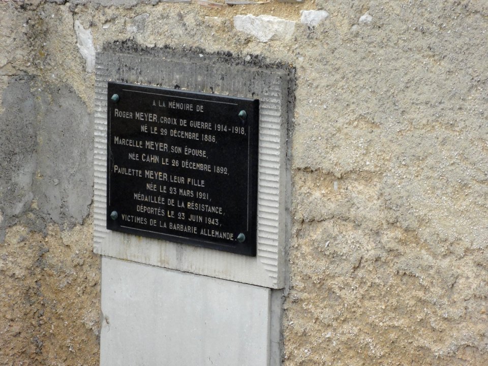 Vaucouleurs (Meuse) cimetière juif, plaque, famille de resistants déportés