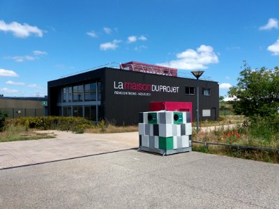 Vaulx-en-Velin - Avenue des Canuts, maison du projet Carré de Soie