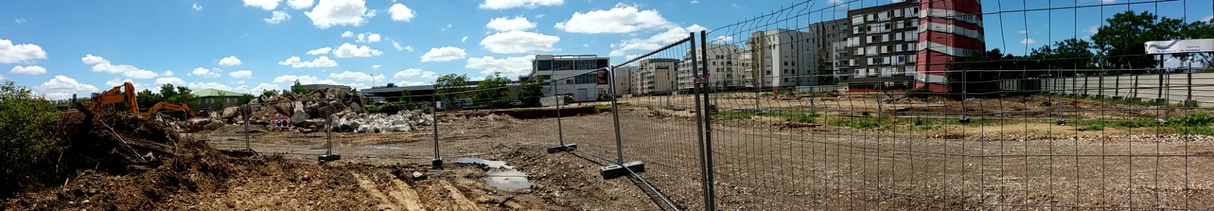 Vaulx-en-Velin - Avenue des Canuts, grand terrain en travaux, panorama