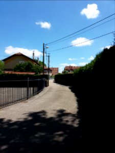Vaulx-en-Velin - Allée de la Boule en Soie, depuis la rue de l'Ancienne Église