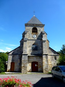 Vaux-Montreuil (Ardennes) église, façade et tour