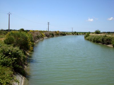 Vauvert (Gard, Fr) Canal du Bas-Rhône (Canal Philippe Lamour)