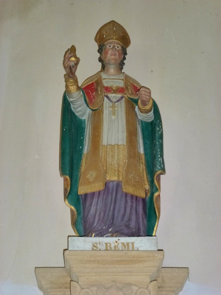 Vaux-Villaine (Ardennes) Église Saint-Remi, statue Saint Remi