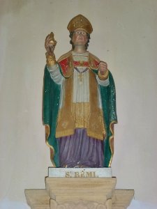 Vaux-Villaine (Ardennes) Église Saint-Remi, statue Saint Remi