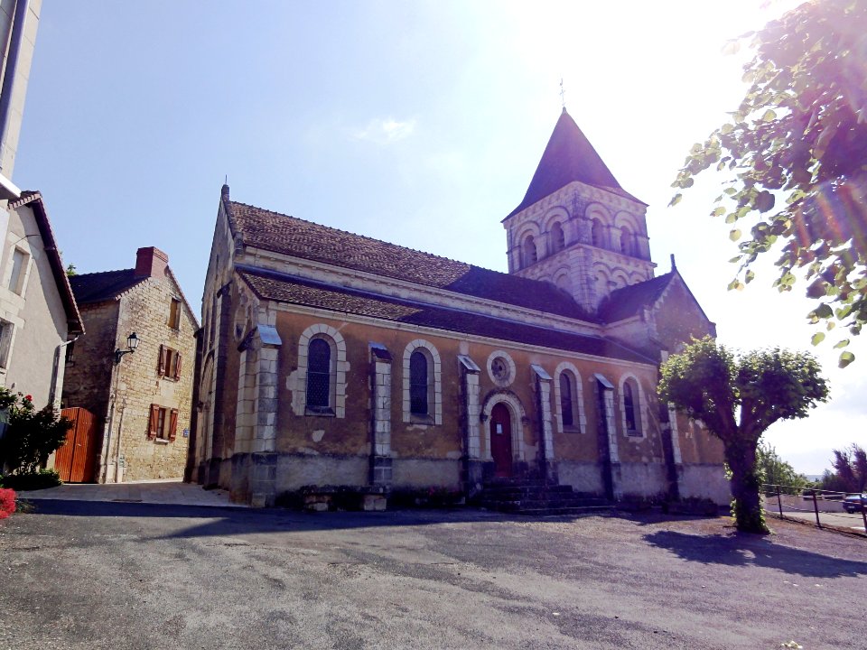 Vaux-sur-Vienne (Vienne) Église (2)