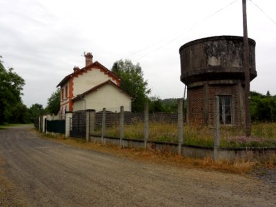 Vauxrezis (Aisne) château d'eau de l'ancienne gare