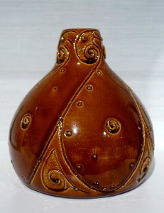 Vase by Theodor Willem Nieuwenhuis, Plateelbakkerij De Distel, Amsterdam, c. 1905, ceramic - Hessisches Landesmuseum Darmstadt - Darmstadt, Germany - DSC00769