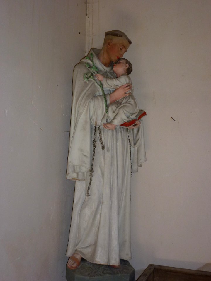 Vaux-Villaine (Ardennes) Église Saint-Remi, statue