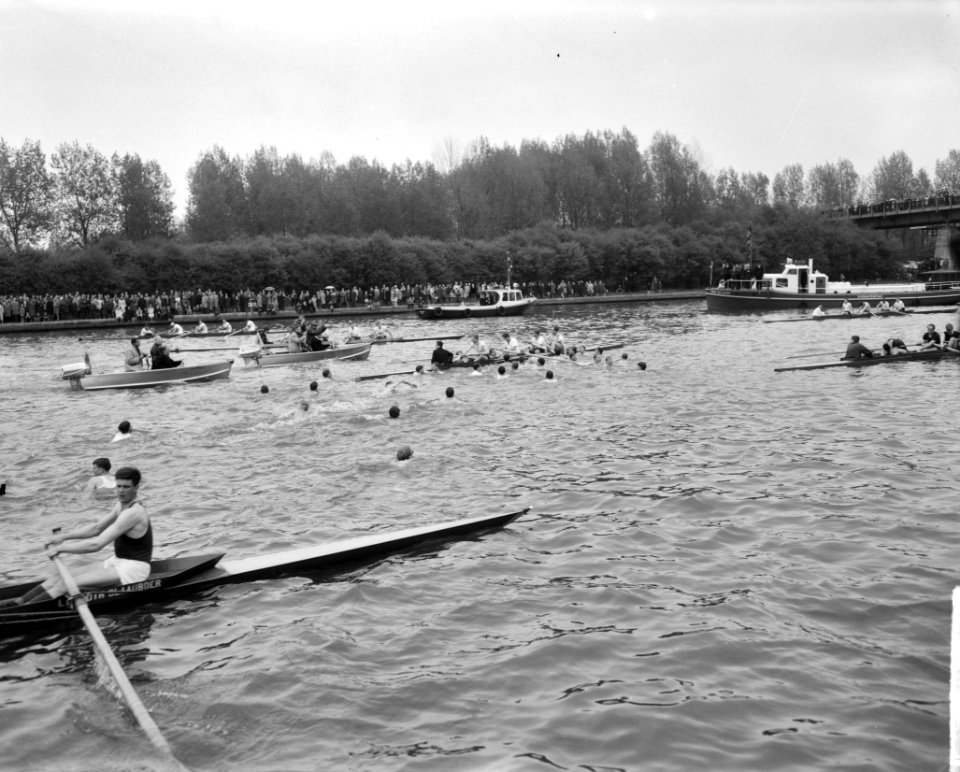 Varsity op het Amsterdams Rijnkanaal , overzicht finish, Bestanddeelnr 915-1267