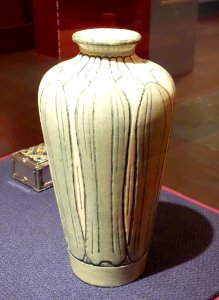 Vase by Sabina Elliott Wells, Newcomb Pottery, New Orleans, 1902-1904, glazed earthenware - Brooklyn Museum - DSC09467