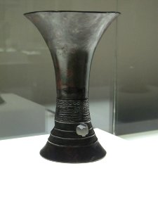 Vase Gu. Shang ancien. Bronze. Cernuschi Paris