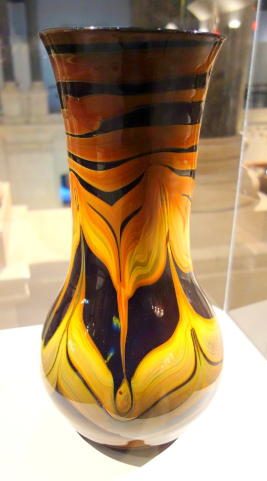 Vase by Louis Comfort Tiffany, 1893-1896 - Cincinnati Art Museum - DSC04306