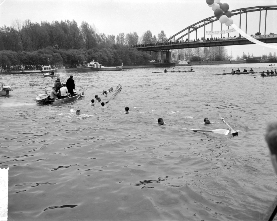 Varsity op het Amsterdams Rijnkanaal , overzicht finish, Bestanddeelnr 915-1265