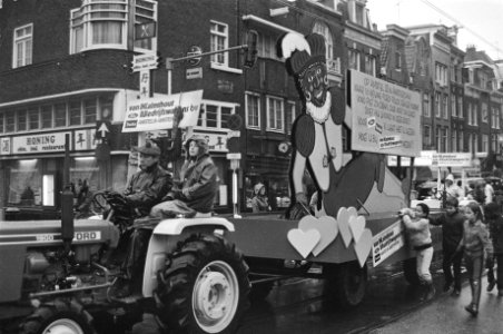 Vandaag is Sinterklaas aangekomen, een wagen uit de optocht, Bestanddeelnr 931-1493