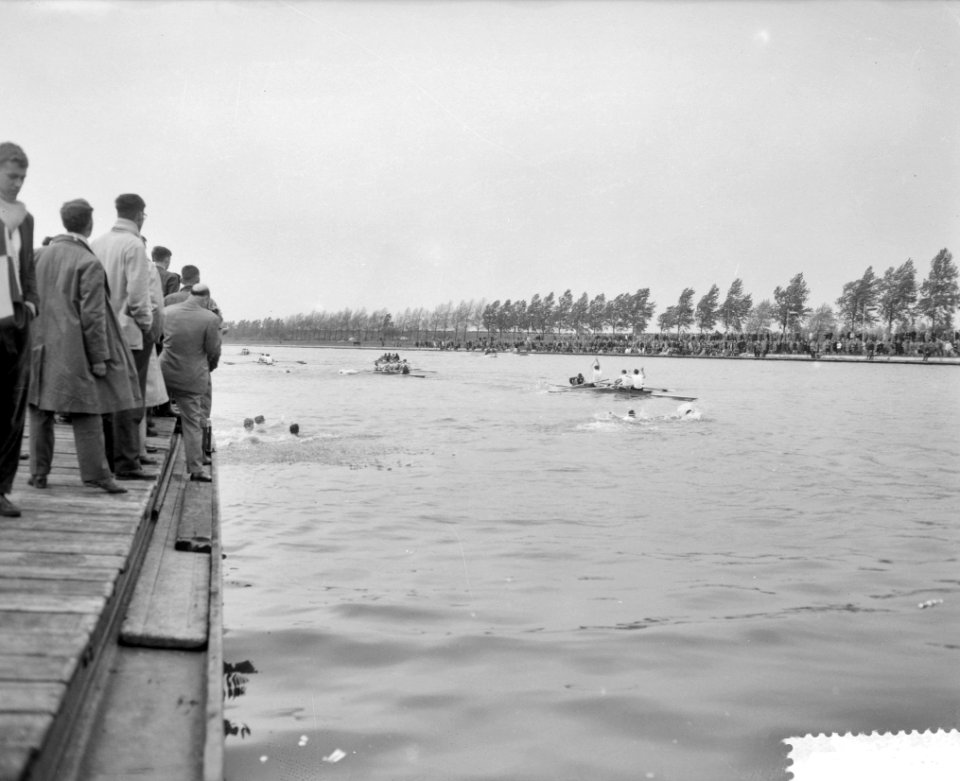 Varsity op het AmsterdamRijnkanaal bij Jutphaas ploeg van Nereus bestaande uit , Bestanddeelnr 910-3429