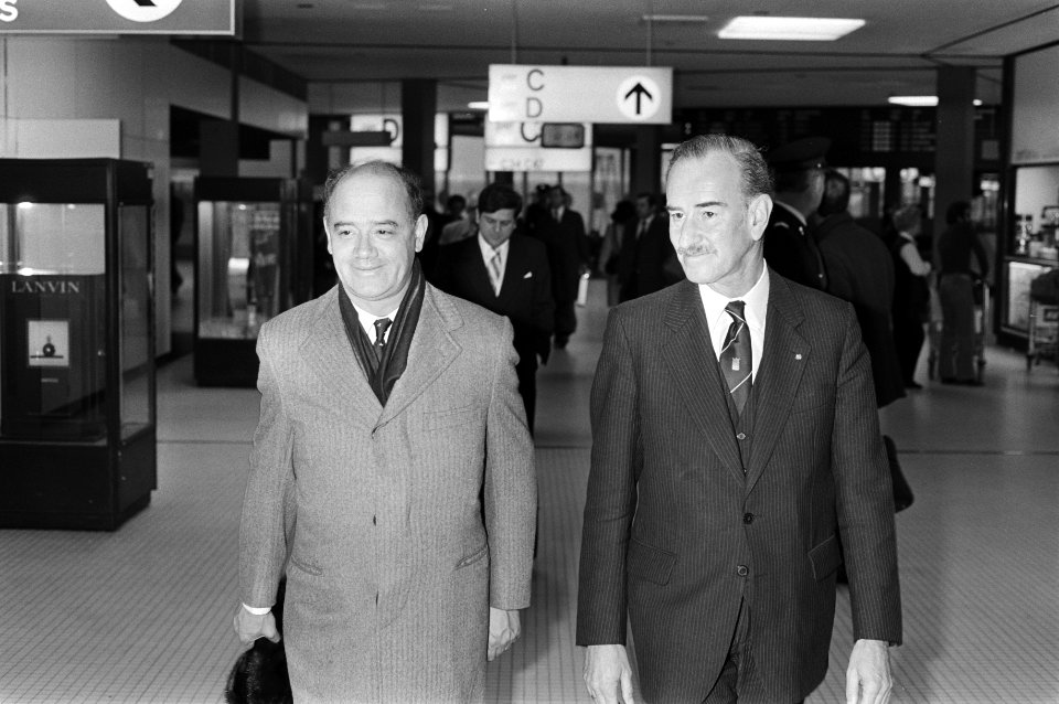 Vandaag is op Schiphol de Columbiaanse minister van Buitenlandse Zaken dhr. Urib, Bestanddeelnr 931-2530