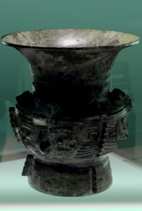 Vase jun, bronze époque de Anyang, Shang. CernuschiMC2005-3