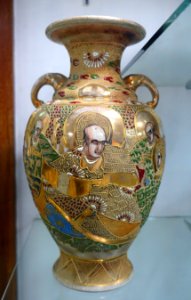 Vase from Japan, 19th century, porcelain - Museum of Vietnamese History - Ho Chi Minh City - DSC05900